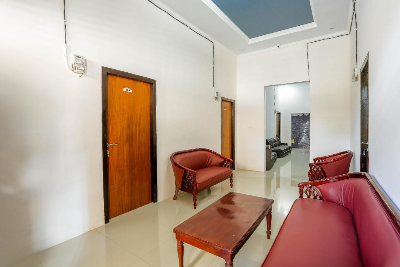 Spot On 1784 Tnc Residence Syariah Mataram Buitenkant foto