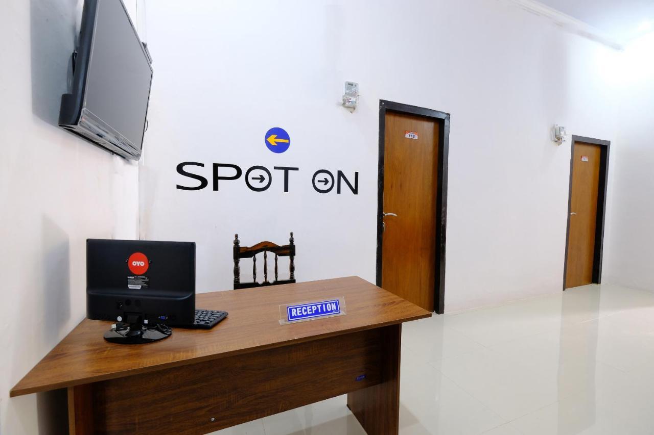 Spot On 1784 Tnc Residence Syariah Mataram Buitenkant foto