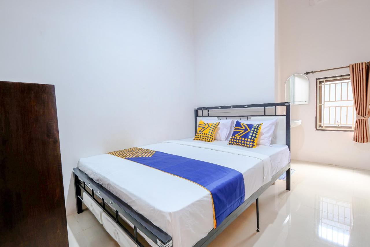 Spot On 1784 Tnc Residence Syariah Mataram Buitenkant foto