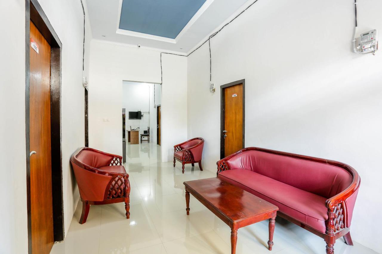 Spot On 1784 Tnc Residence Syariah Mataram Buitenkant foto